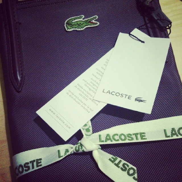 how to distinguish fake lacoste tote bag