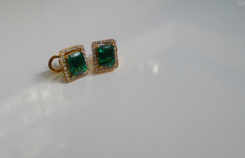 Jade vs. Emerald: What Are The Differences? - BIRON® Gems